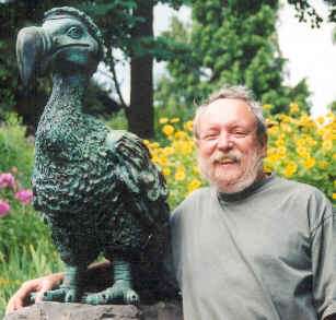 Ruse with dodo statue